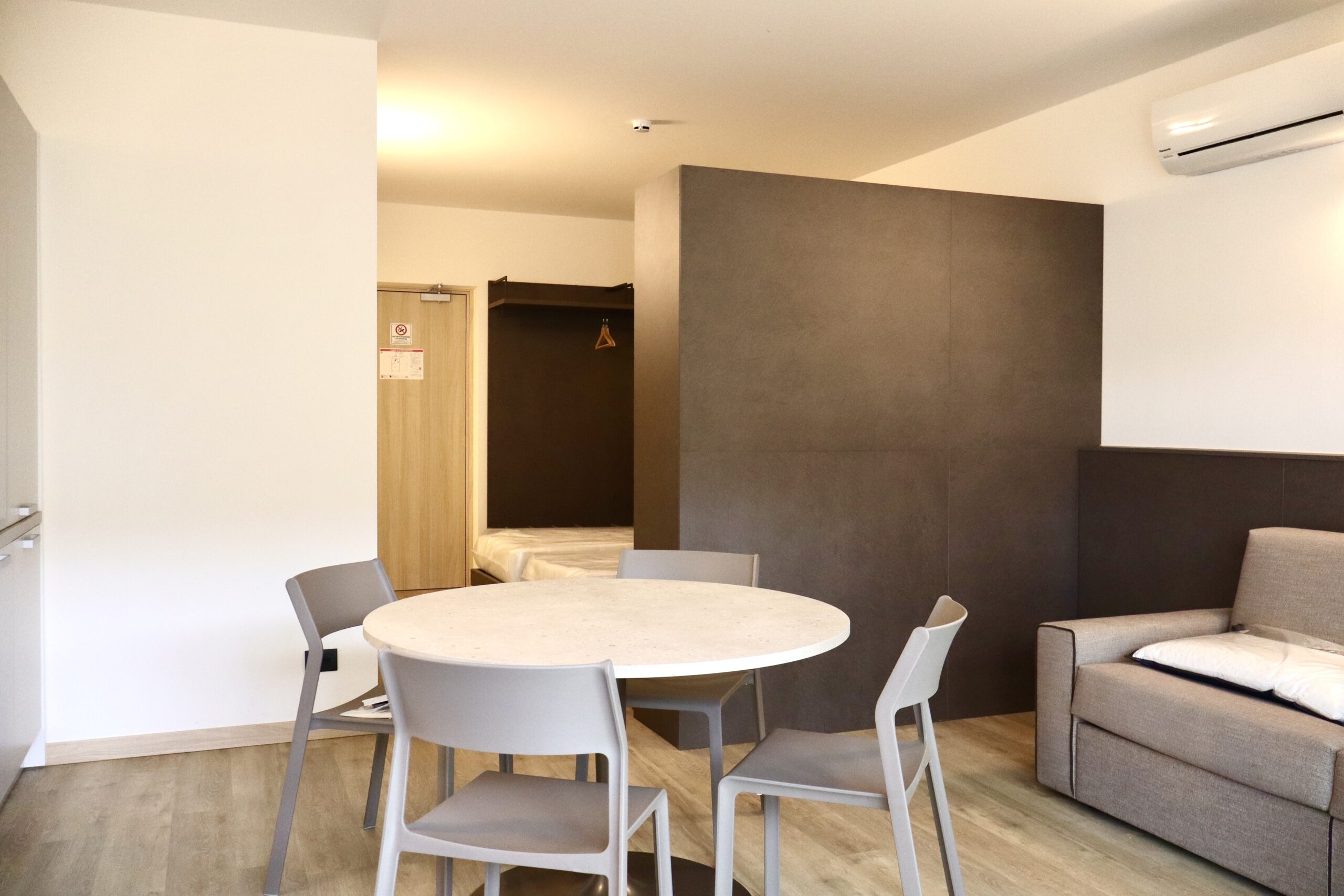 Zona giorno monolocale Standard - Appartamenti Lago d’Iseo